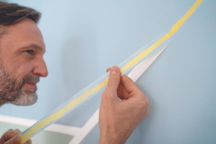 Image du produit tesa 3x painter's tape PROFESSIONAL, ruban de peintre pour un masquage particulièrement précis, paquet (25 mm)