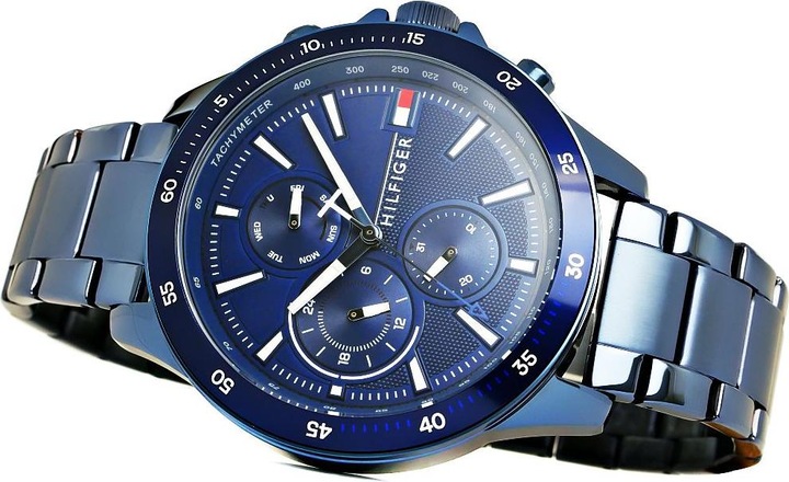 Actual product image Tommy Hilfiger Bank (Analogue wristwatch, 46 mm)