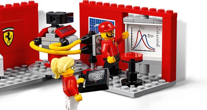 Actual product image LEGO FXX K and development centre (75882, LEGO Speed Champions)