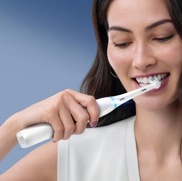 Produktbild Oral-B iO Serie 8 (Oszillierende Zahnbürste)