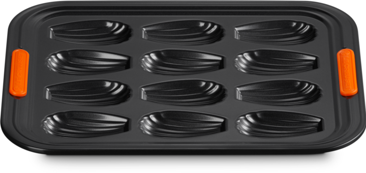 Actual product image Le Creuset Madeleine mould 12