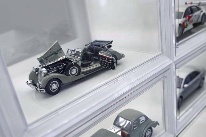 Actual product image Nanoleaf Expo Smart LED showcase