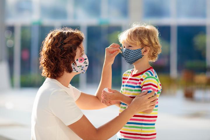 Actual product image Kanguru Green protective mask for girls (2 pcs) (2 x)