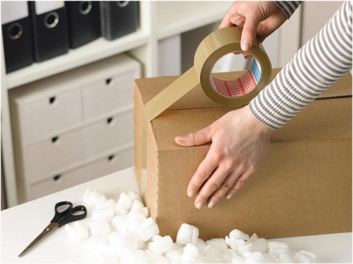 Produktbild tesa tesapack ULTRA STRONG Paketklebeband - PVC Packband für festes Verpacken und sicheres Bündeln (38 mm)