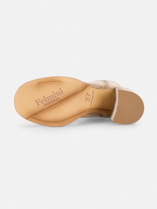 Image du produit Felmini Simona D761, une bottine qui redéfinit l'élégance, avec une tige perforée et une semelle intérieure (40)