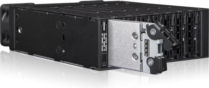 Actual product image Icydock ICY DOCK housing 8x M.2 NVMe SSDPCIe PCIe 4.0 64Gbps, for 5.25" bay