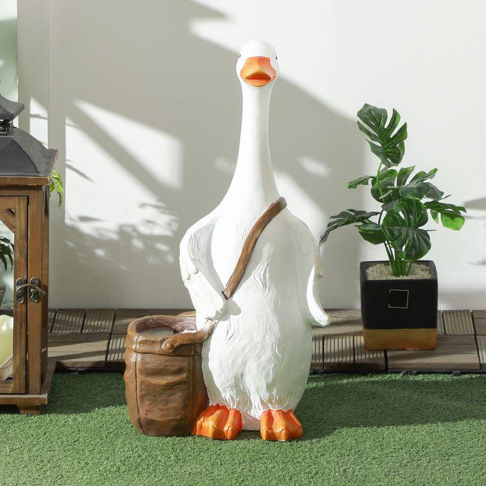 Produktbild Swisshandel24 Pflanztopf "Schwan mit Schulranzen" Design, Übertopf mit Entwässerungsbohrung, für Indoor & Outdoor (18 cm)