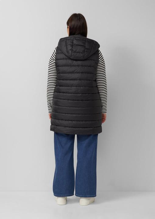 Outdoor-Weste Wattierte lange Outdoor-Weste mit Kapuze