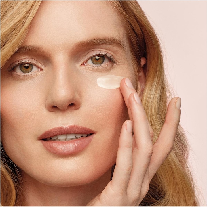Image du produit Shiseido Benefiance Wrinkle Smoothing Eye Crème (re) 15 ml (Crème, 15 ml, Jour + nuit)