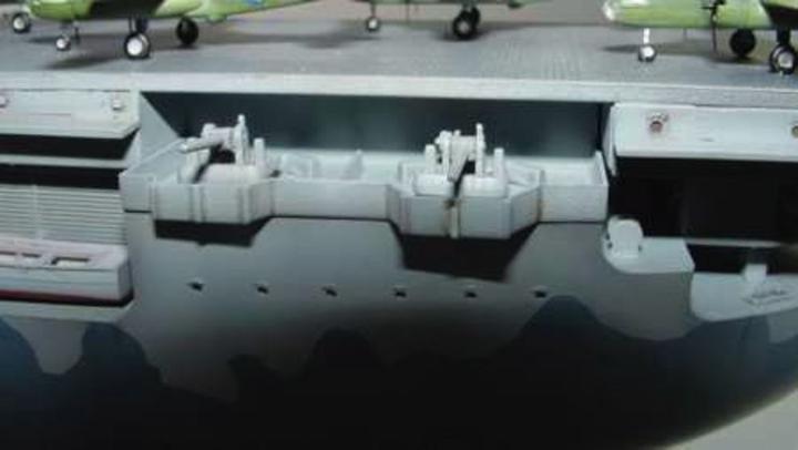 Image du produit Trumpeter Porte-avions USS Hornet CV 8