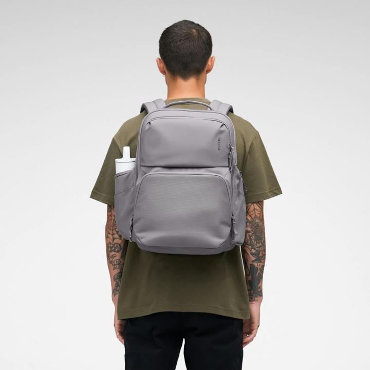 Actual product image Incase A.R.C. Commuter Pack - Gray