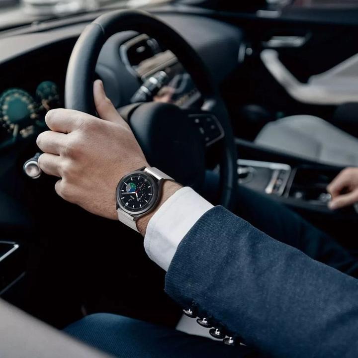 Actual product image Dux Ducis Milanese Series (41 mm, 42 mm, 20 mm, Stainless steel)