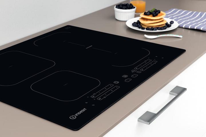 Productafbeelding Indesit IB 65B60 NE Zwart Geïntegreerde inductiekookplaat van 59 cm met 4 zones (59 cm, Inductiekookplaat)