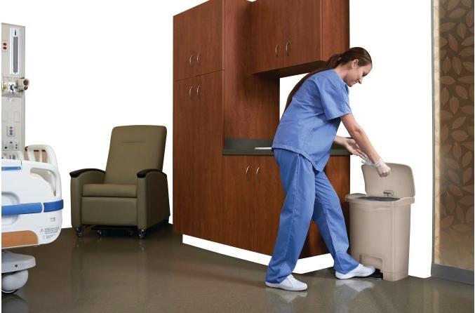 Image du produit Rubbermaid Poubelle à pédale (30 l)