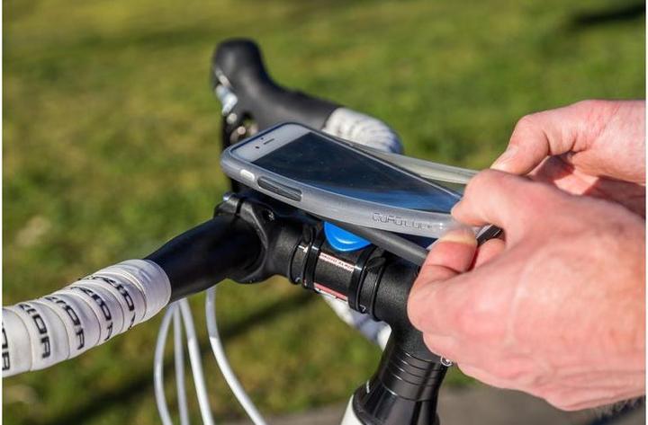 Actual product image Quad Lock Poncho (Apple iPhone 6, Apple iPhone 6s, Apple iPhone 7, Apple iPhone 8, Apple iPhone SE (2nd Gen))