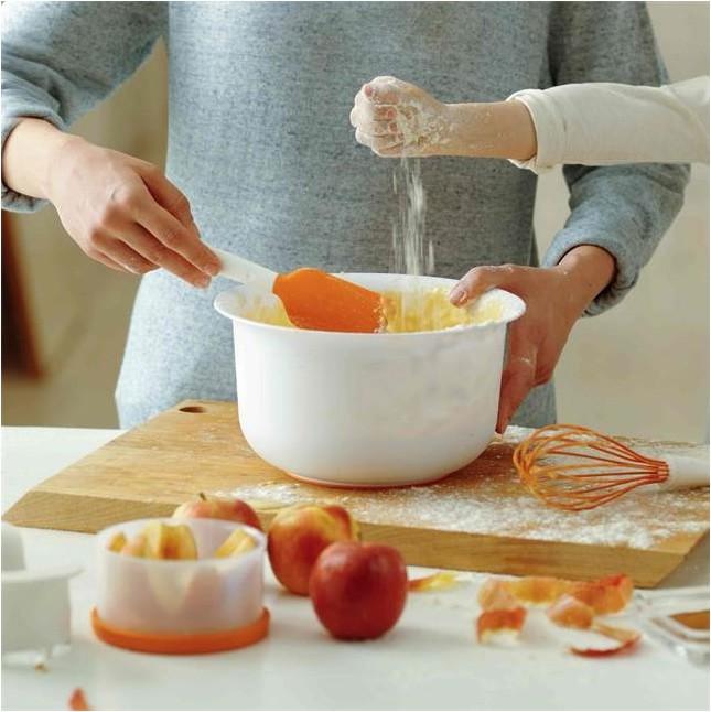Actual product image Fiskars Functional Form Dough Scraper with Silicone
