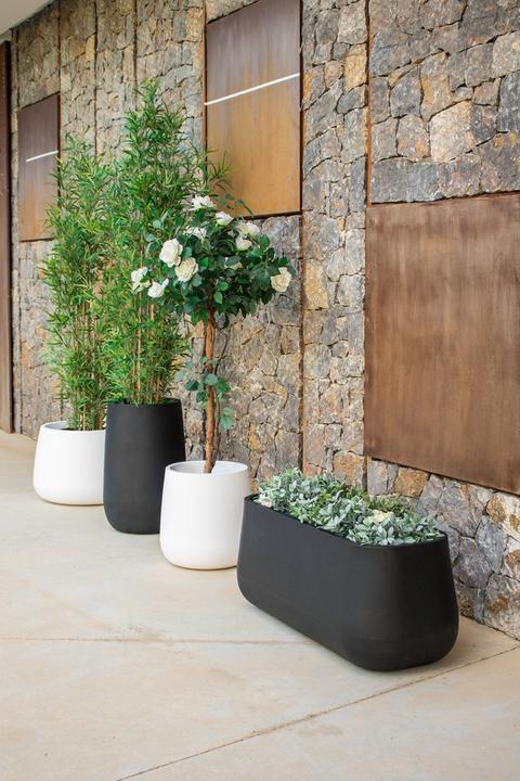 Produktbild Newgarden CAMELIA 60 Pflanzkübel XXL gross rund ø59x39cm schwarz 74L outdoor (59 cm)