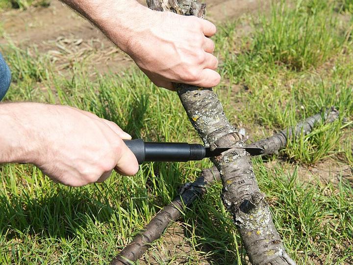 Immagine prodotto Semptec vanga strumento multifunzione 11in1 con sega, piccone, martello & co. (12 Funzioni)