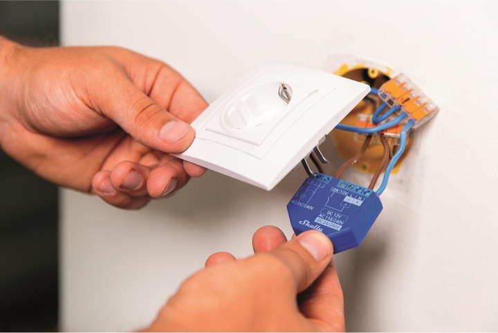 Actual product image Shelly Single garage automation starter kit