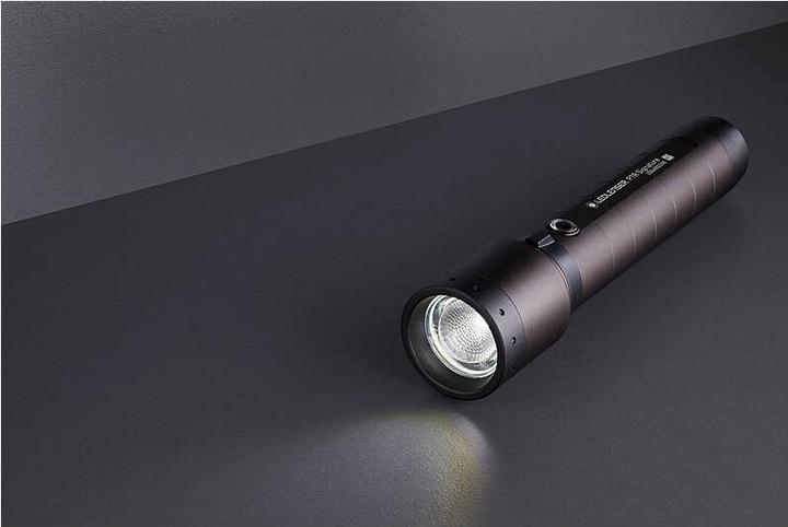 Actual product image Ledlenser Rechargeable LED torch P7R Signature (16.50 cm, 2000 lm)