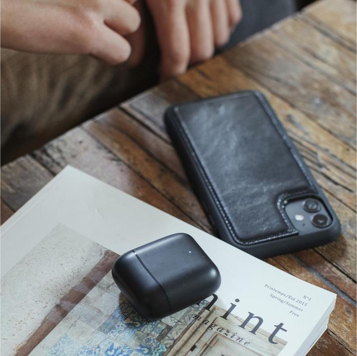 Produktbild Akashi Hülle aus Echtleder Series (Apple iPhone 13, Apple iPhone 14)