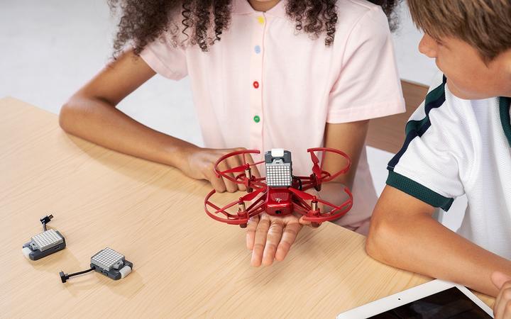 Image du produit DJI RoboMaster TT (Tello Talent) dronas (8 min, 798 g, 5 Mpx)