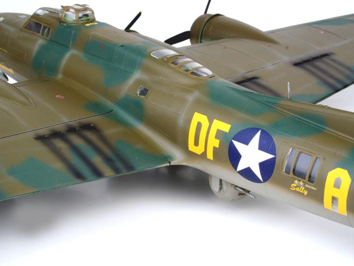 Immagine prodotto Revell Boeing B-17F Memphis Belle