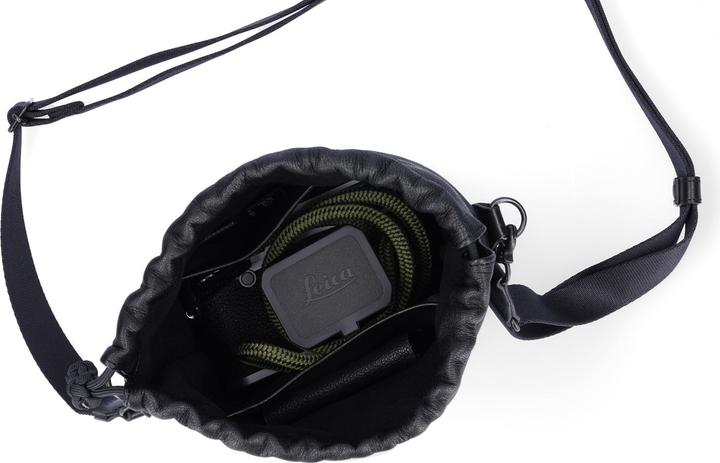 Actual product image Artisan & Artist ACAM-CPL210 Full Leather Pouch - Black (Camera bag)