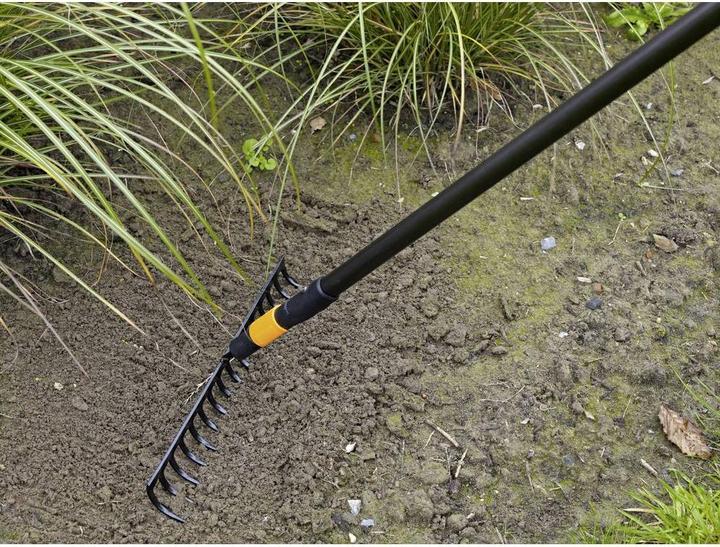 Actual product image Fiskars Rake