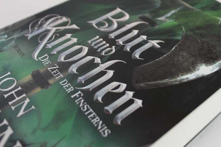 Produktbild Die Zeit der Finsternis - Blut und Knochen 3 (Deutsch, John Gwynne, 2021)