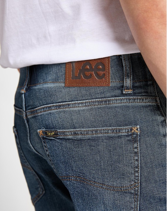 Produktbild Lee Extreme Motion Straight Fit L32 (S)