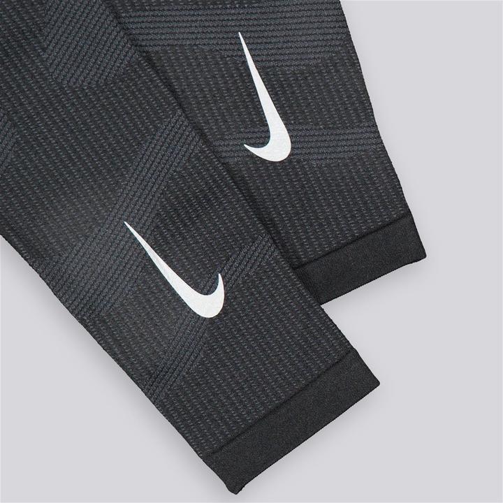 Actual product image Nike Zoned Knit Arm Sleeves (One size)