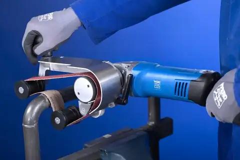 Immagine prodotto Pferd Smerigliatrice a nastro per tubi EBER 17/75 R Tubo-Ø circa 8-300 mm 12-40x610 / 650 / 760 / 780 / (Levigatrice a nastro per tubi, 1700 W)