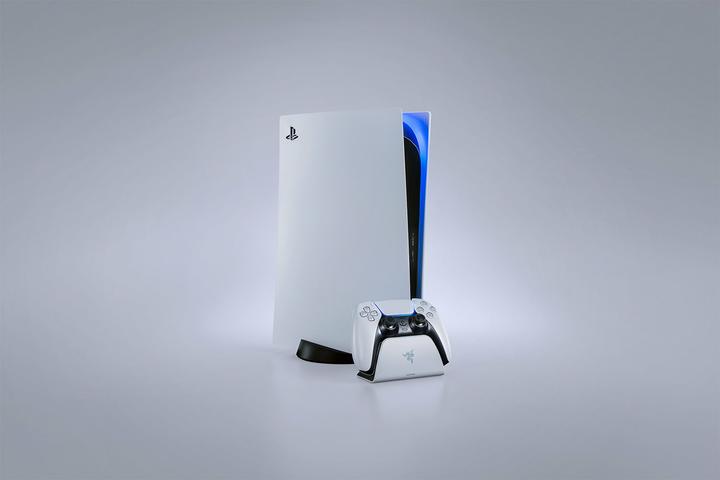 Produktbild Razer Quick Charging Stand for PlayStation 5 –White NASA Packaging (PS5)