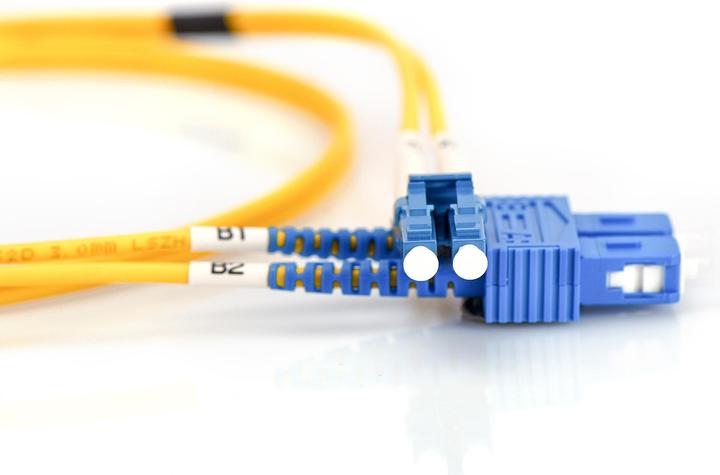 Produktbild Digitus LWL Patchkabel LC/SC 09/125µm Singelmode Duplex Halogenfrei mit Messprotokoll gelb 3m (3 m)