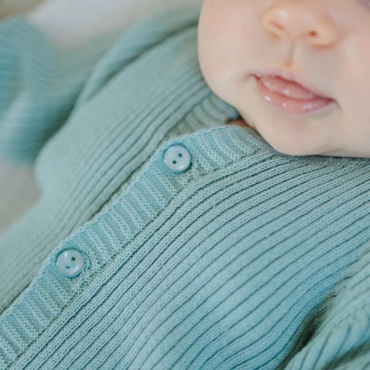 Produktbild Zero.99 Neugeborenen-Set 5-tlg. – Decke, Schlafanzug mit Knöpfen, Kratzhandschuhe, Babyschuhe, Mütze (50, 56, 62, 68)