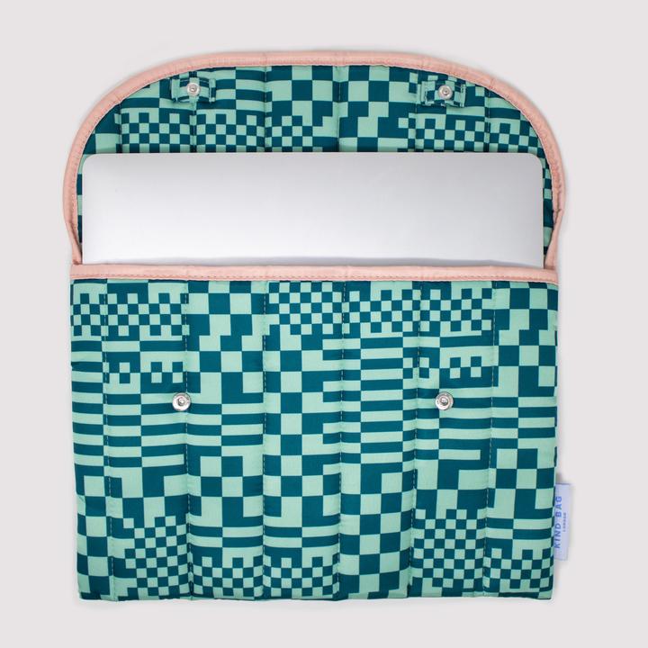 Actual product image Kind Bag Laptop Sleeve 13" Trippy Check (13", Universal)