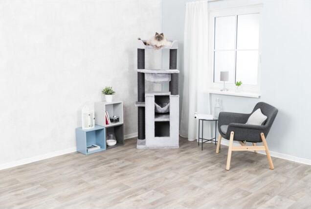 Actual product image Trixie Cat tree XXL Leandro (163 cm, Light grey)