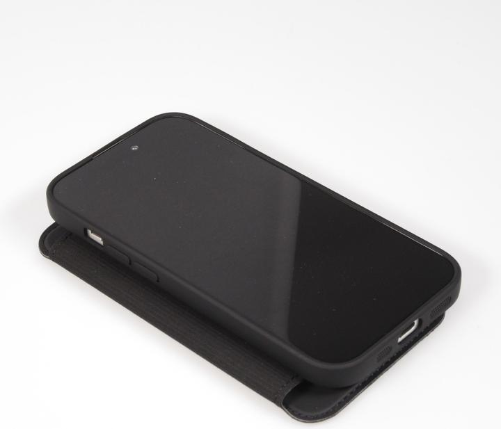 Image du produit PhoneLook Fourre Flip silicone souple avec surface lisse et mate (Apple iPhone 15 Pro)