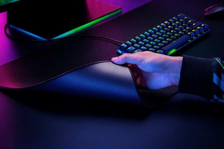 Produktbild Razer Strider (L)