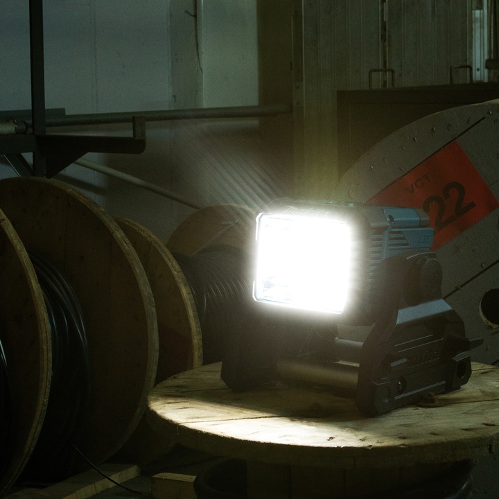 Actual product image Makita LED construction spotlight (3000 lm)