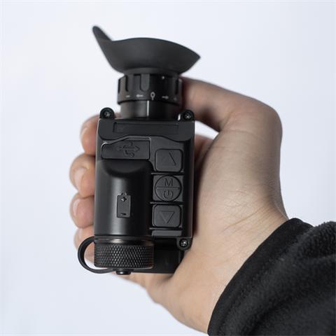 Image du produit AGM StingIR-384 Imageur thermique tactique avec montage sur casque