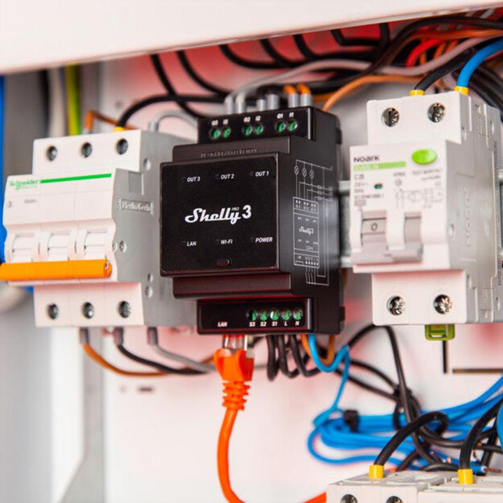 Actual product image Shelly Pro 3 (Switch actuator)