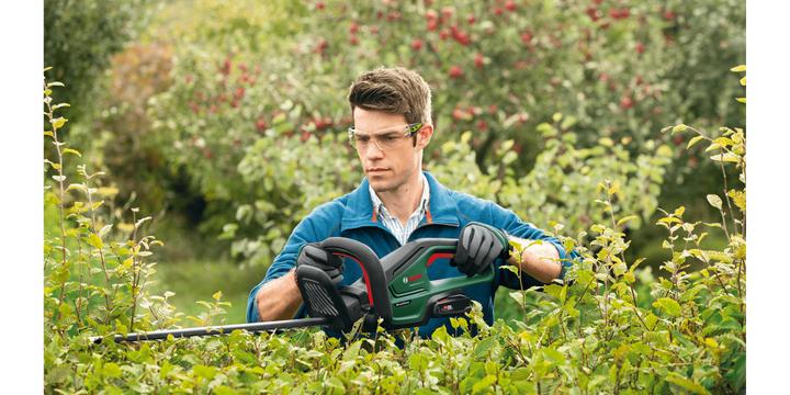 Produktbild Bosch Home & Garden UniversalHedgeCut 18-55 (1x2,5Ah) (Akkubetrieb)