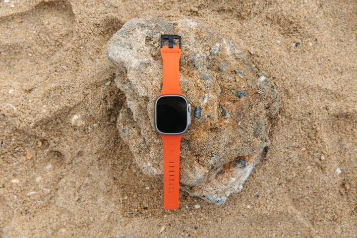 Actual product image UAG Scout Strap (Silicone, Extremist)