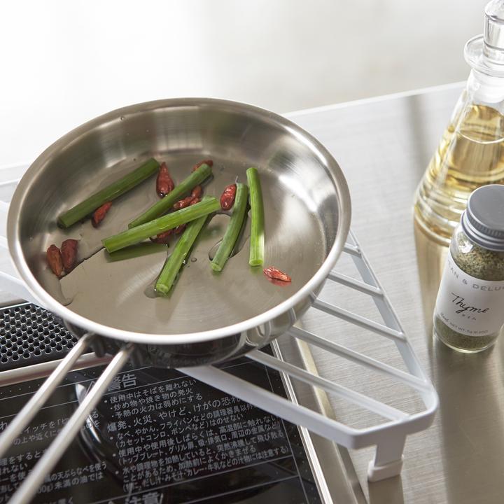 Image du produit Yamazaki Tablette d'angle pour cuisinière TOWER