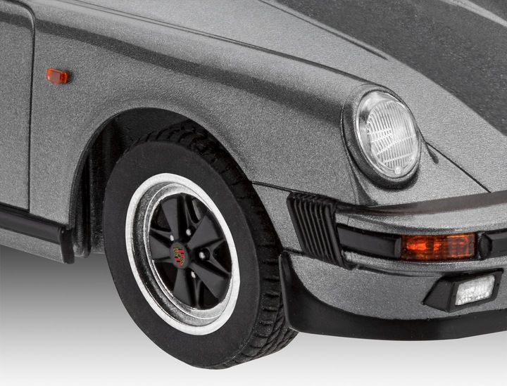 Actual product image Revell Porsche 911 Carrera 3.2 Coupé