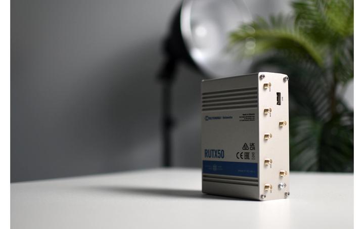 Actual product image Teltonika RUTX50
