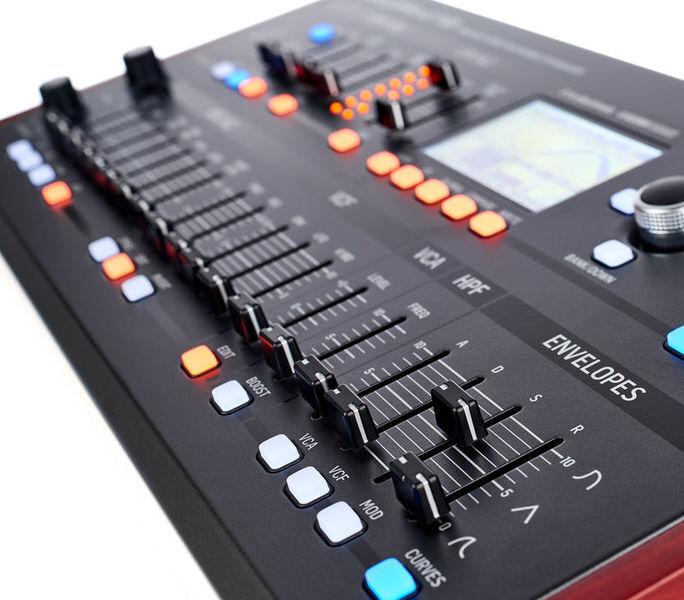 Produktbild Behringer Deepmind 12D