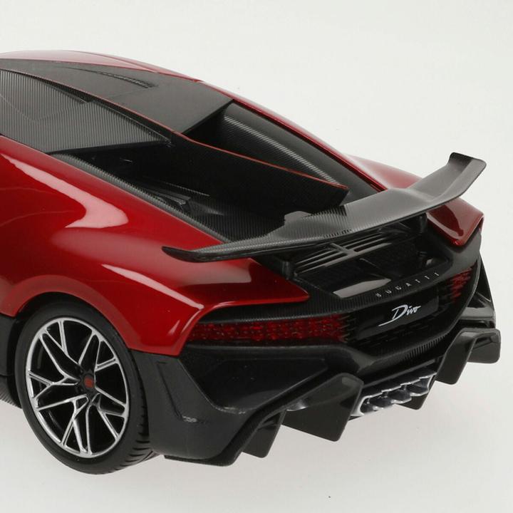 Actual product image Bburago 18/11045R Metal scale 1:18 Bugatti Divo red